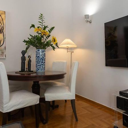 Chic N Central Apt In Kolonaki Apartment Атина Екстериор снимка