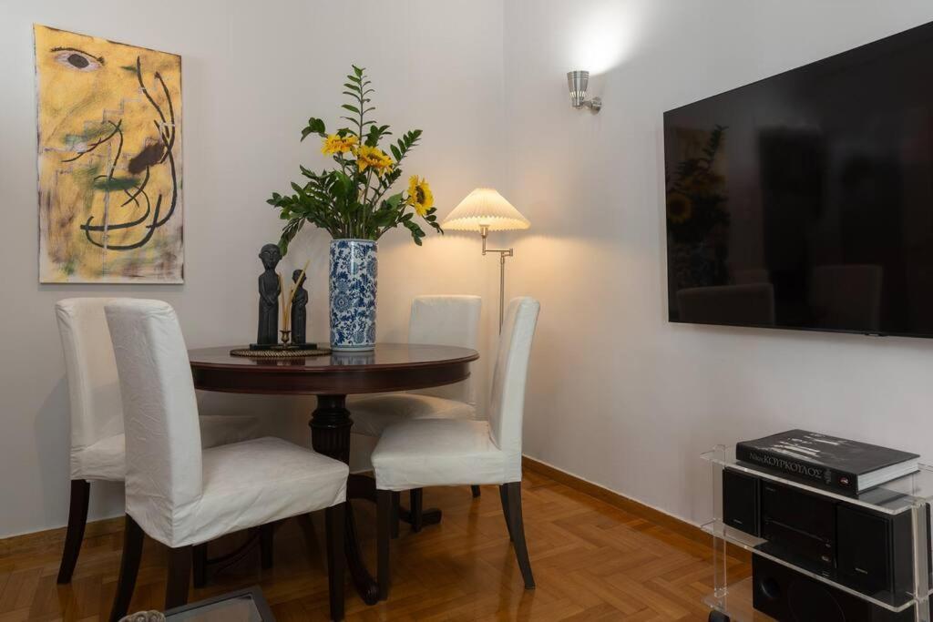 Chic N Central Apt In Kolonaki Apartment Атина Екстериор снимка