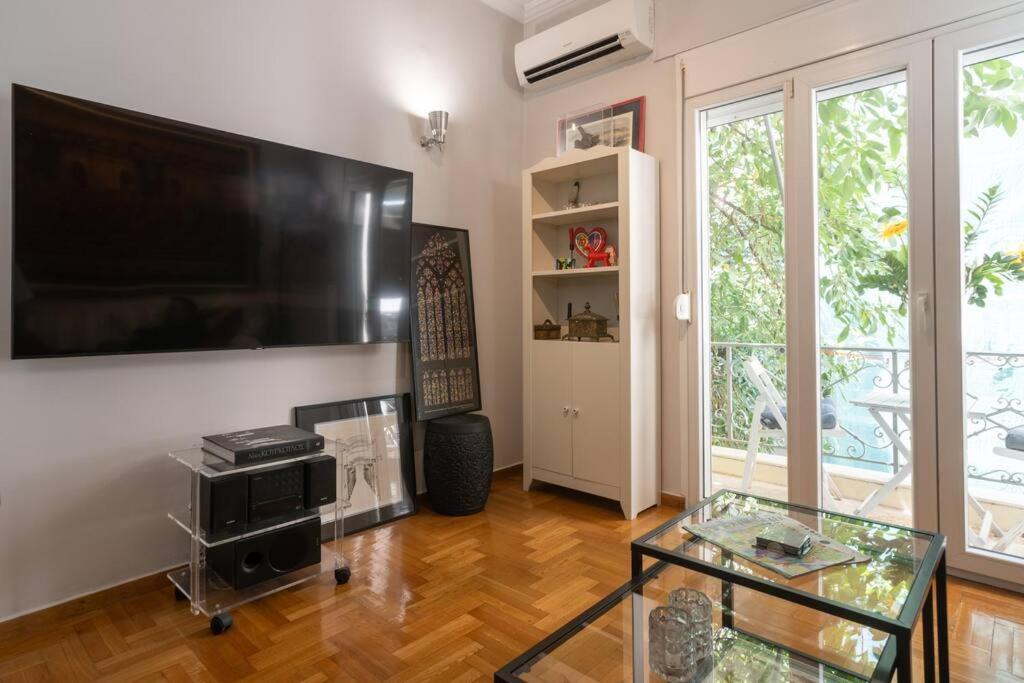 Chic N Central Apt In Kolonaki Apartment Атина Екстериор снимка
